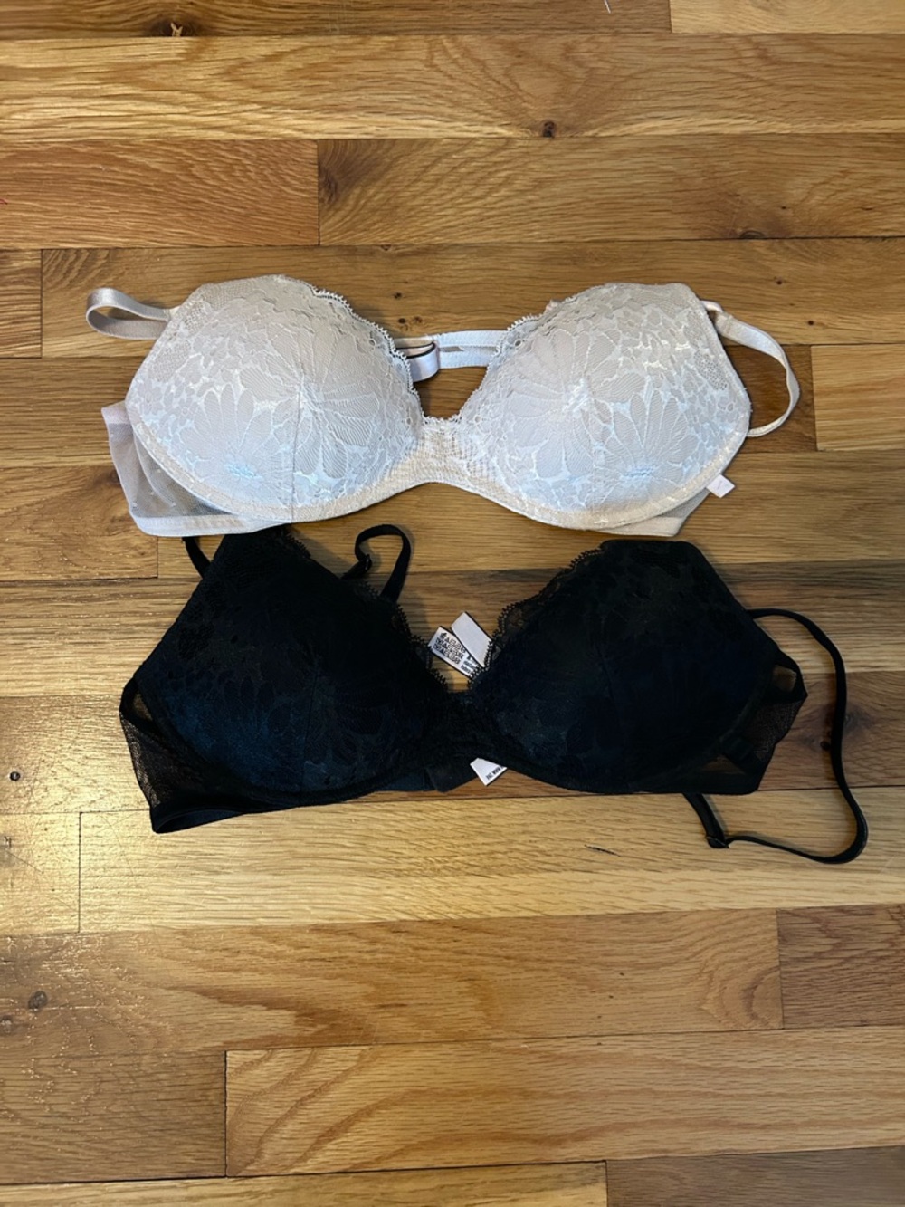 Victoria's Secret Lace T-Shirt Bras in Black and Cream